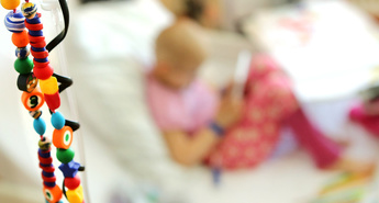 15. FEBRUAR: OTROCI Z RAKOM SI ŽELIJO SPREJETOSTI