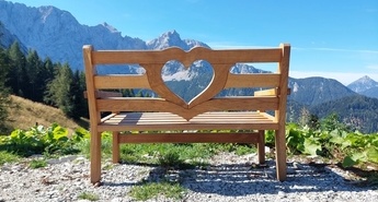 Z nagradno igro do Klopce ljubezni za vaš vrt ali balkon