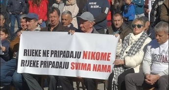 Voda ali kri?